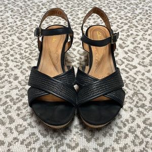 Clarks Elerri Plum Black Leather Wedge Sandals